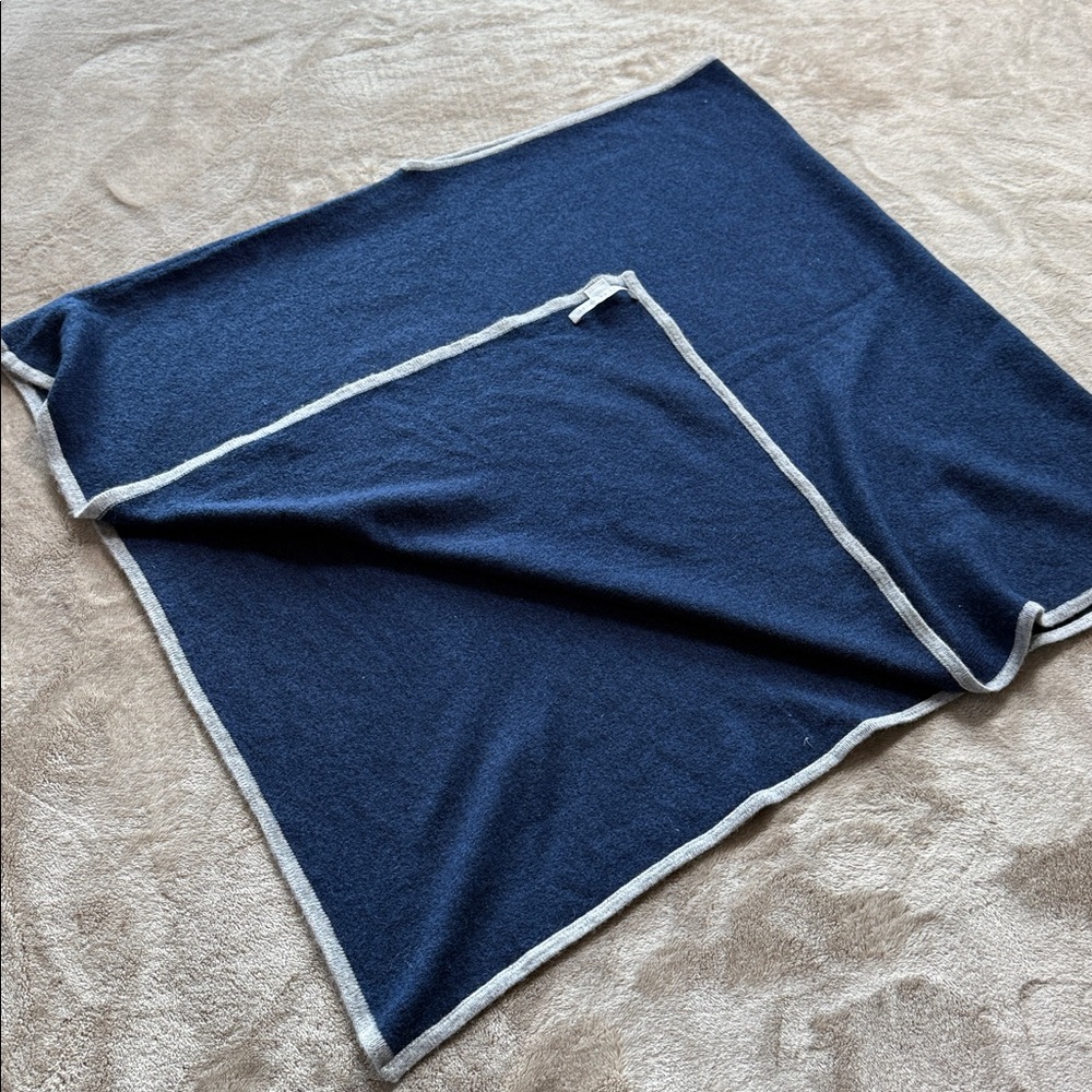 Captiva Cashmere Wrap Poncho 100% Cashmere Navy Blue Tipped in Ecru Grey OS - Picture 4 of 8
